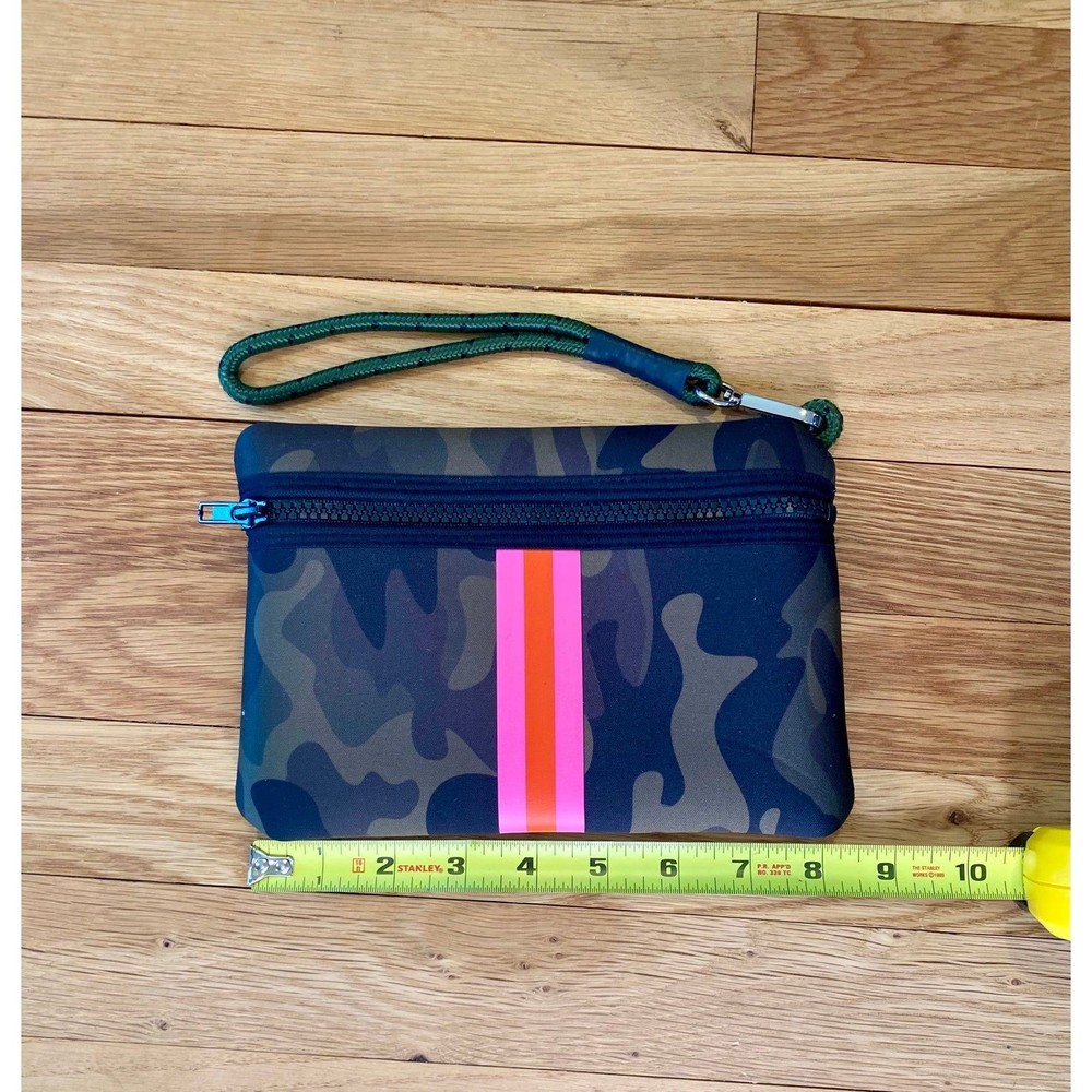 Haute Shore Greyson Tote - Picture 5 of 5